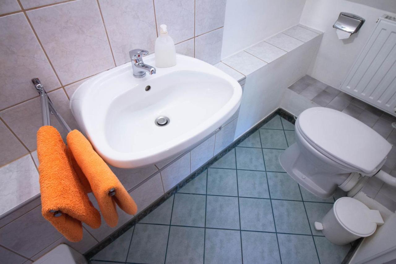 Emi Vendeghaz Hotel Balatonszárszó Екстериор снимка